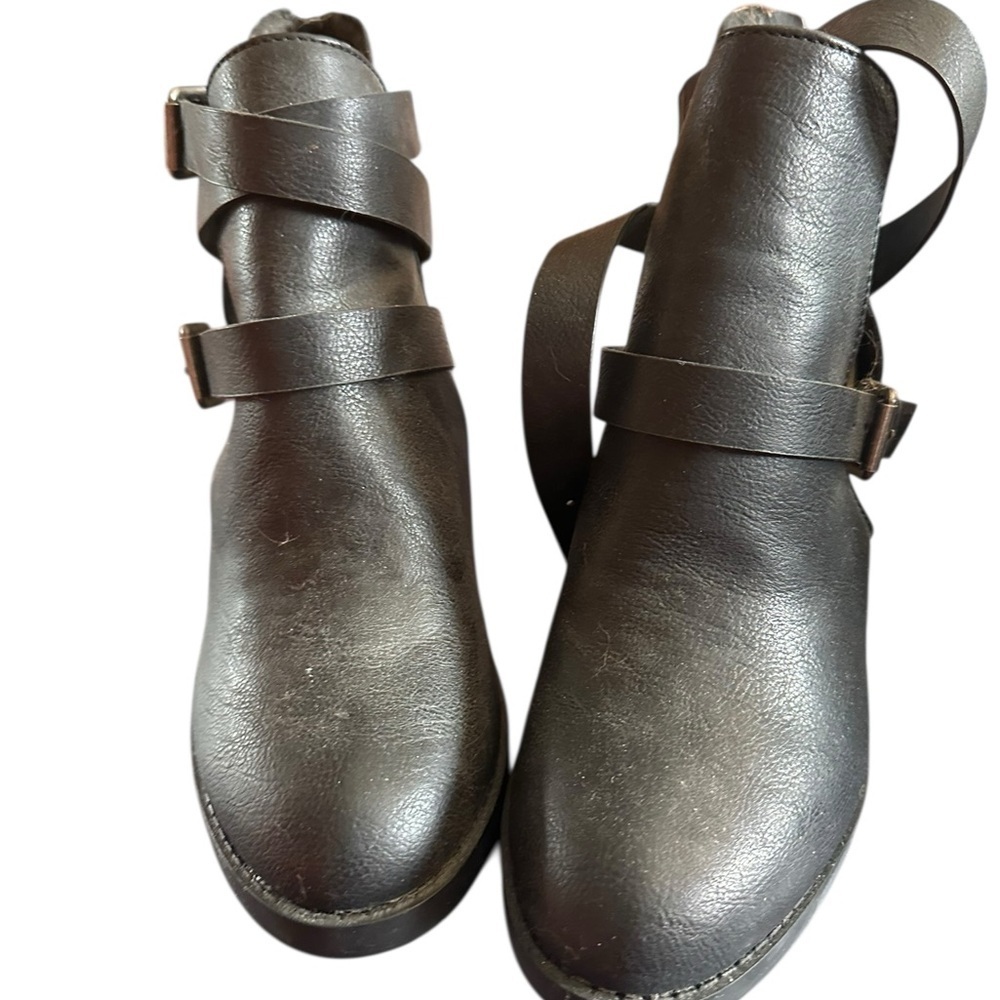 Shoe Dazzle Black Wrap-Strap Ankle Heeled Boots